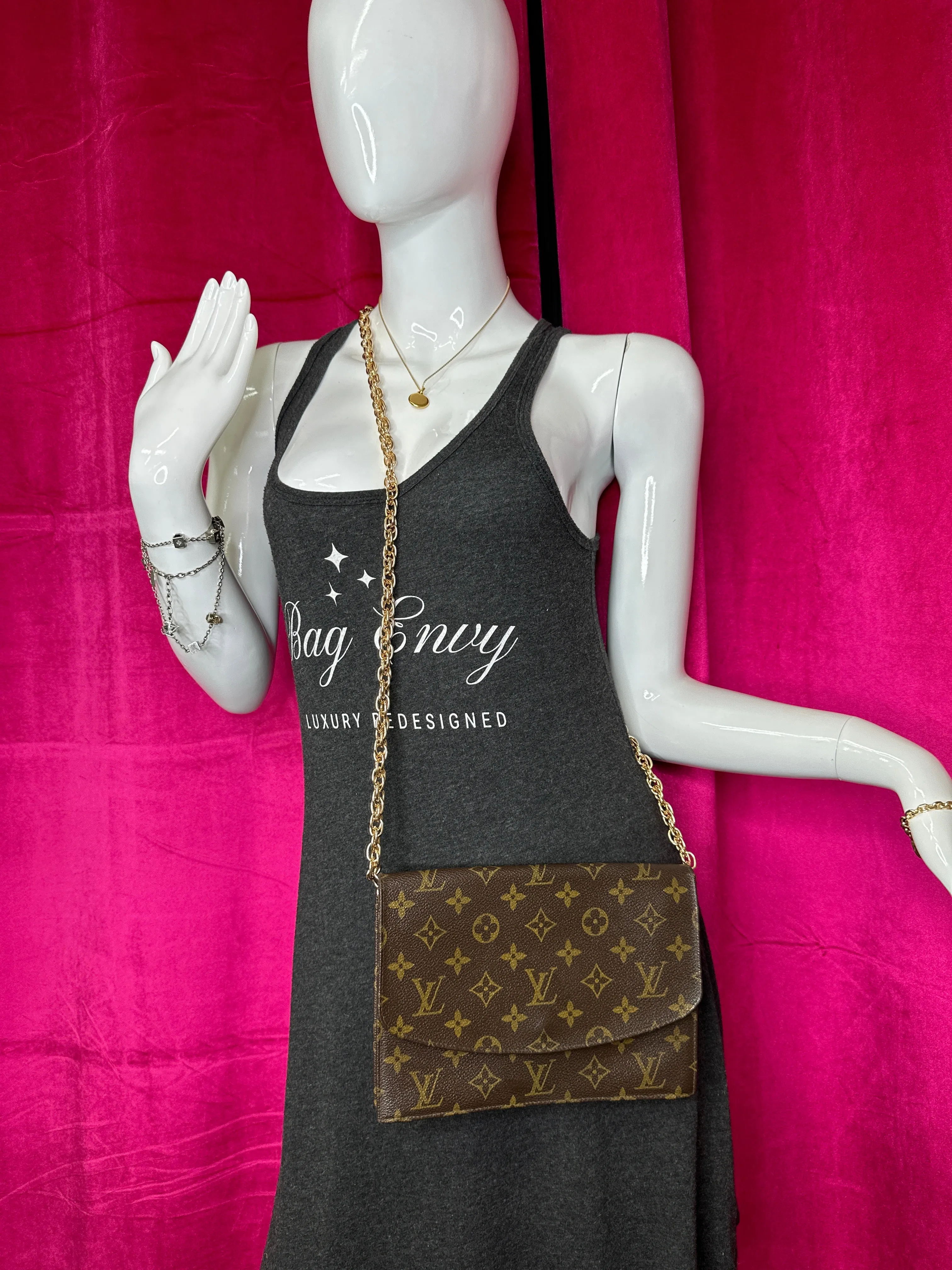 LOUIS VUITTON Monogram Pochette Rabat 23 Clutch with Added Chain