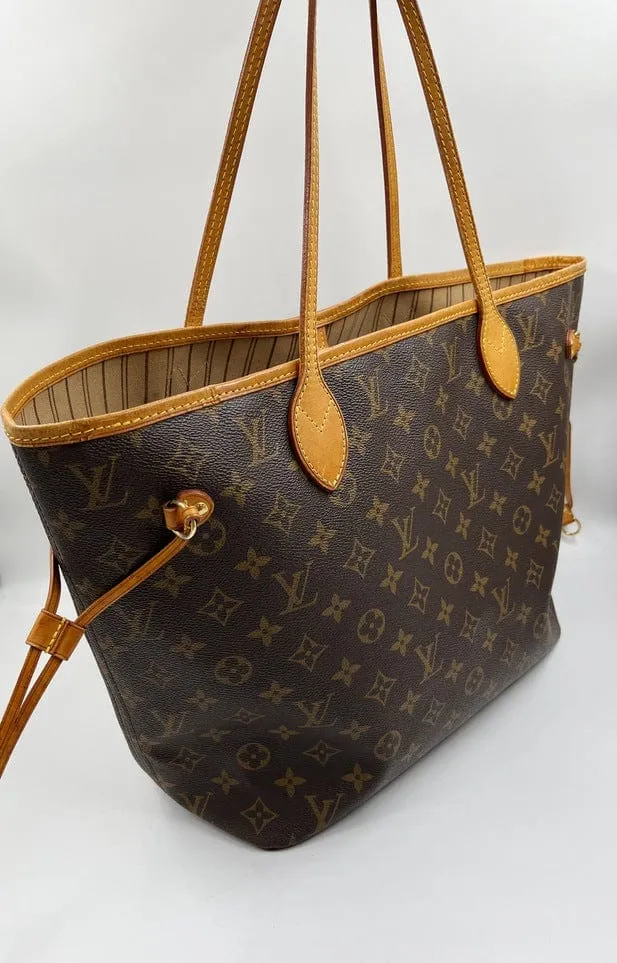 Louis Vuitton Neverfull MM Tote Bag in Brown Monogram Canvas