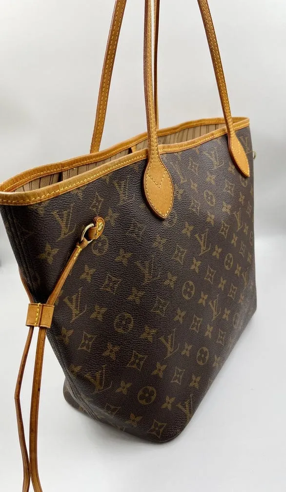 Louis Vuitton Neverfull MM Tote Bag in Brown Monogram Canvas