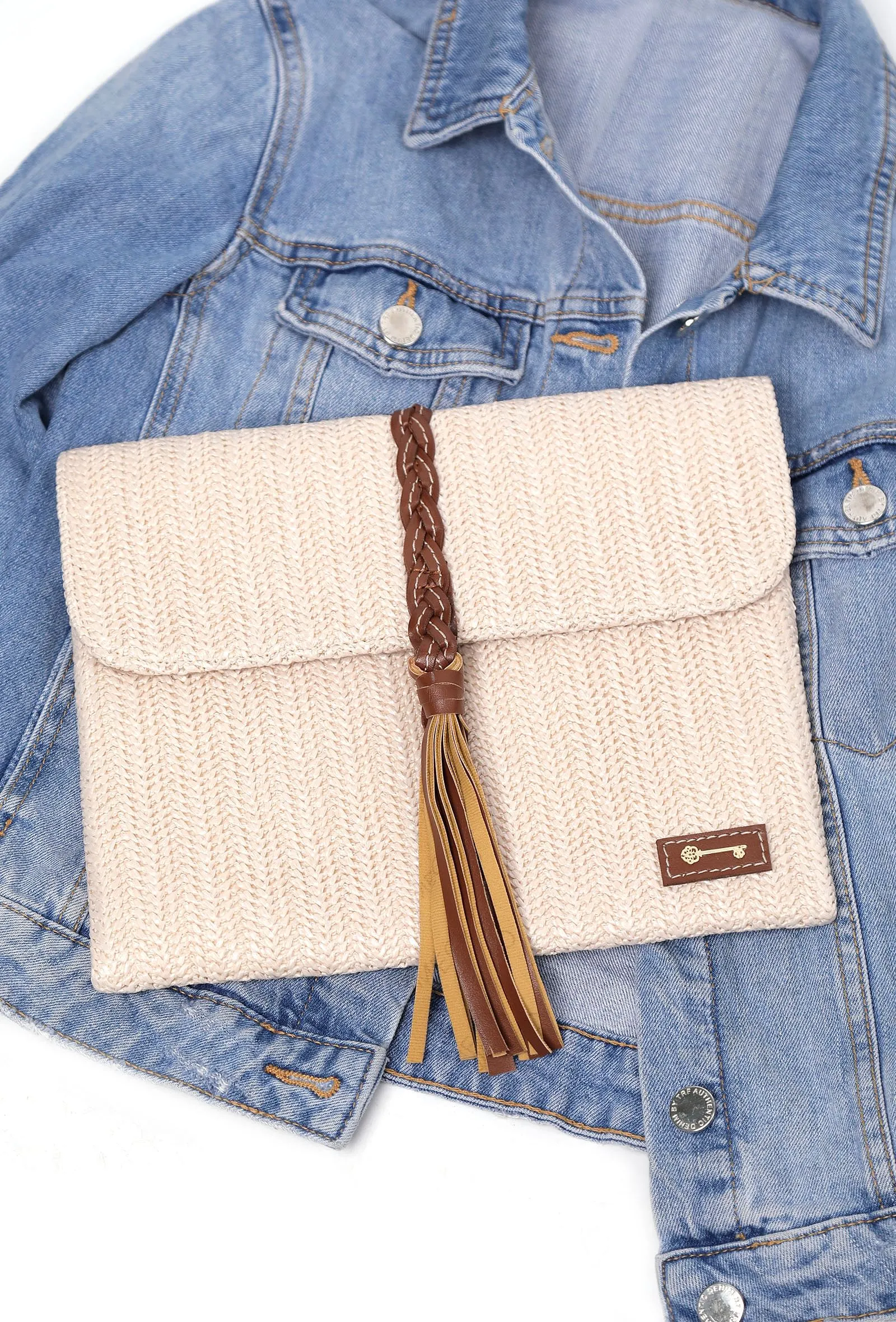 Mistrose White Raffia Weave Pouch Bag